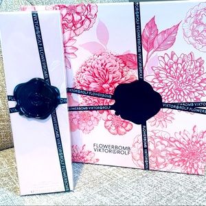 FLOWERBOMB SHOWER GEL 6.7 oz (Brand New)